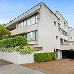 Stylish,2Br With Private Patio Near Sydney Icons